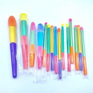 Mi Los Angeles 15pc. Color Me Pretty Brush Bundle
